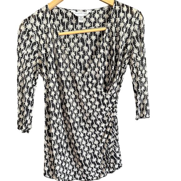 DIANE von FURSTENBERG | Maternity Stretch Silk Wrap Front Top | Size Small - Picture 1 of 4